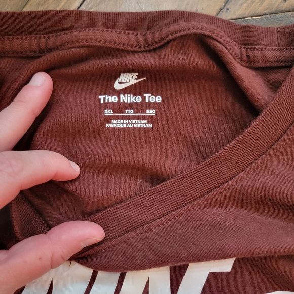Nike Long Sleeve T-Shirt - Picture 2 of 2
